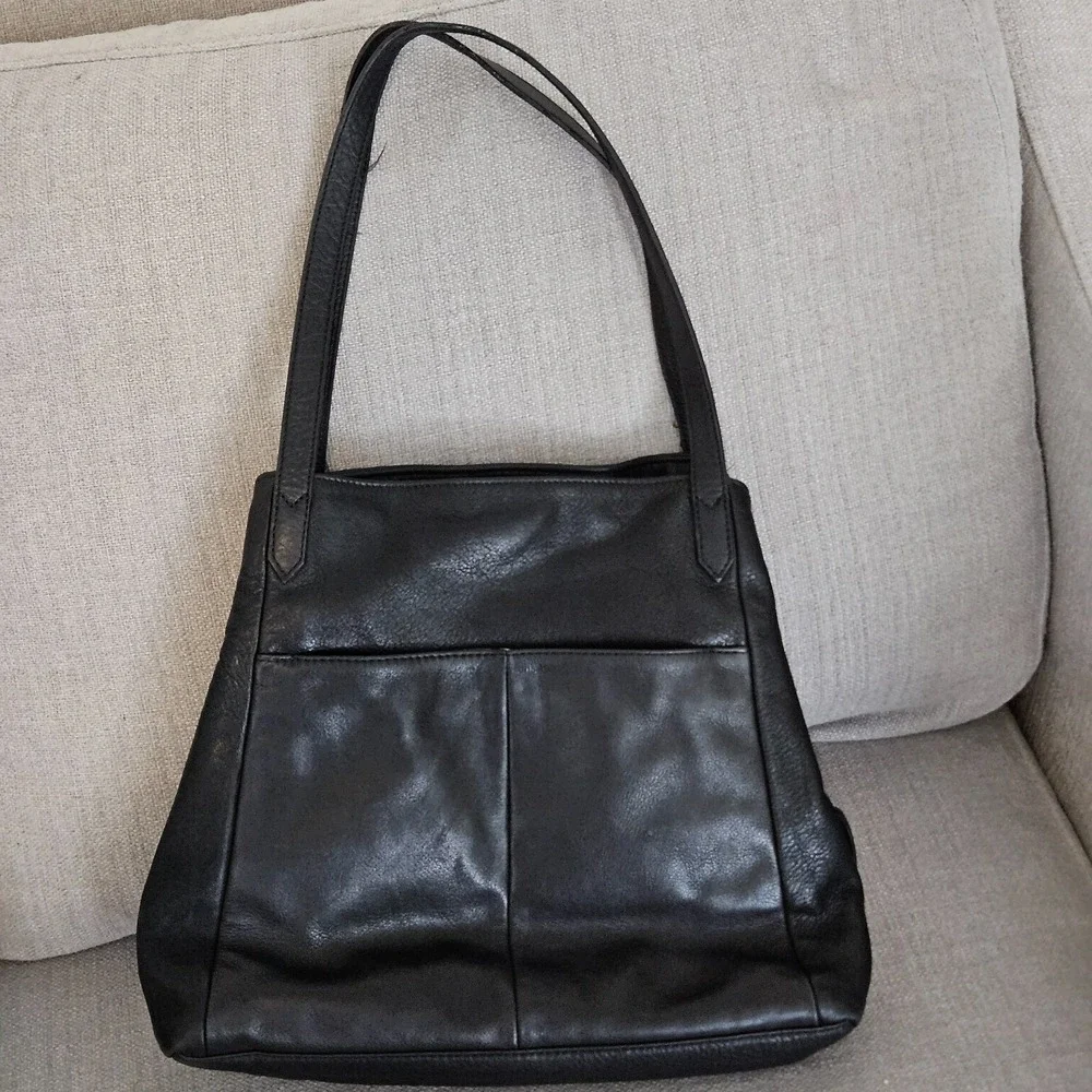 GORGEOUS Margot New York Women's Black Leather Shoulder Bag
